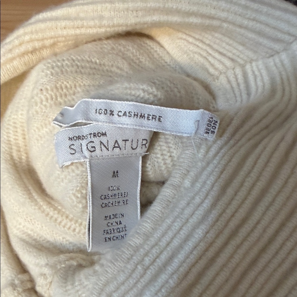 Nordstrom Signature 100% cashmere Cropped Mock Neck Sweater. Size M - Picture 5 of 11
